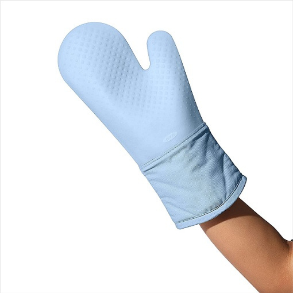 This Food & Wine Approved Oven Mitt Set is 36% Off