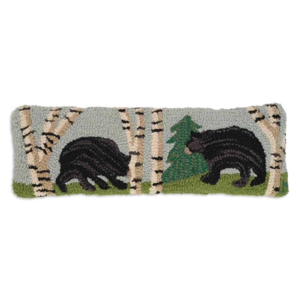 CHANDLER 4 CORNERS BEAR IN WOODS HAND-HOOKED PILLOW